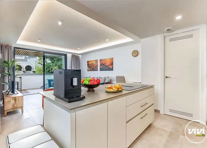 Vivi Homes - Amber, Center Fuengriola, Pool,