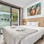 Vivi Homes - Amber, Center Fuengriola, Pool, *