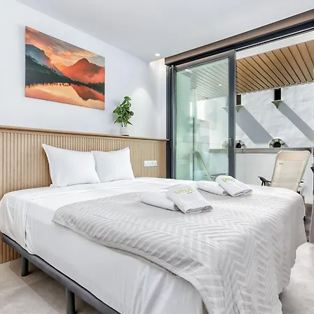 Vivi Homes - Amber, Center Fuengriola, Pool,