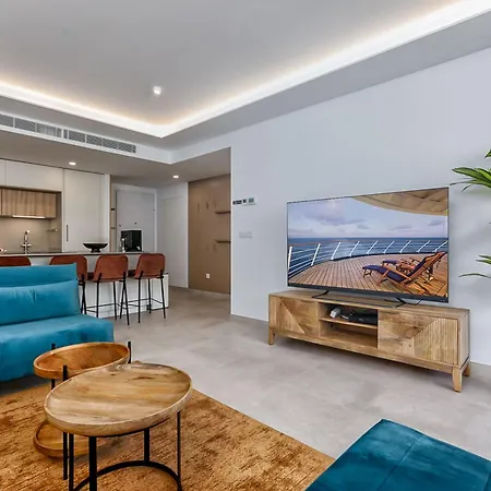 Vivi Homes - Amber, Center Fuengriola, Pool, * Fuengirola