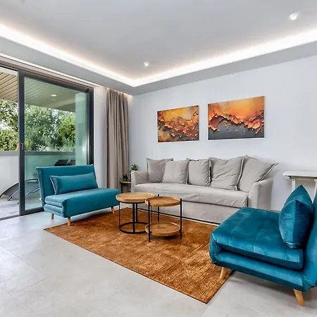 Vivi Homes - Amber, Center Fuengriola, Pool,