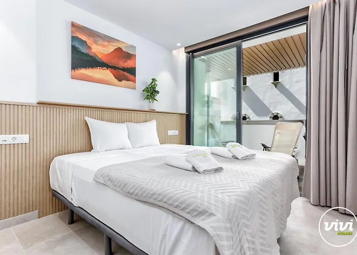 Vivi Homes - Amber, Center Fuengriola, Pool,