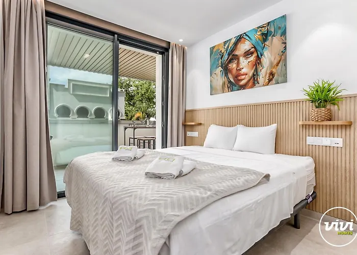 Vivi Homes - Amber, Center Fuengriola, Pool, *